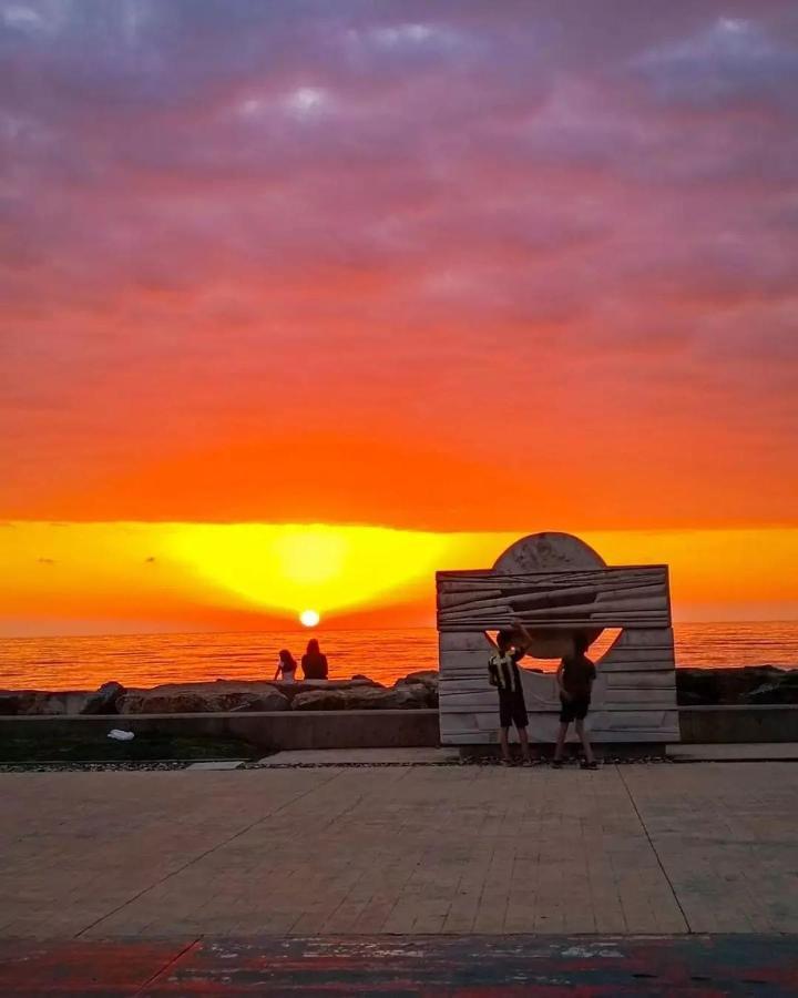 View & More Aparthotel In Batumi Exterior photo